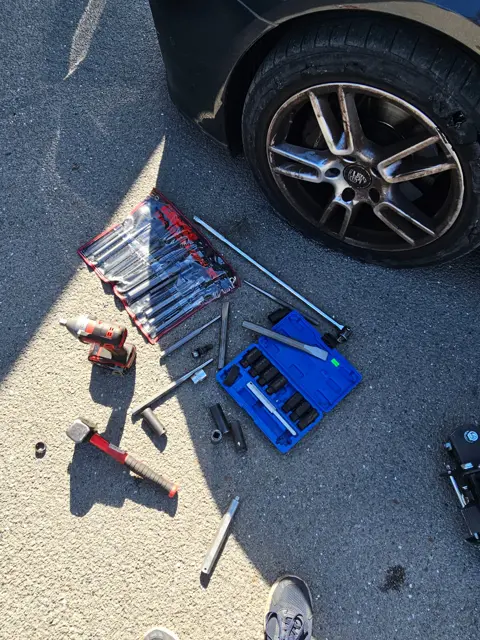 Locking wheel nut removal in Solihull: Hankook 2654519